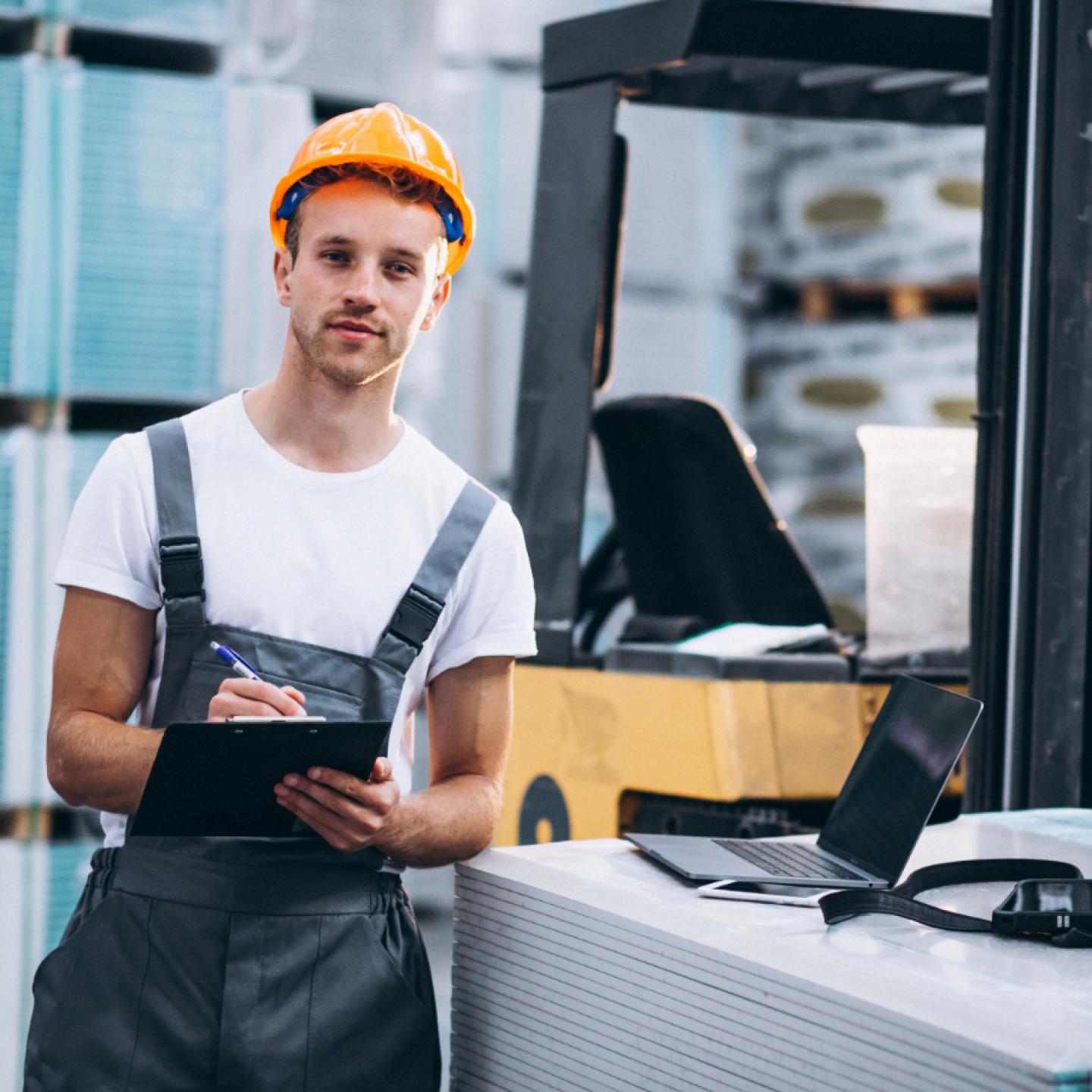 Medewerker vult automatiserings gegevens in